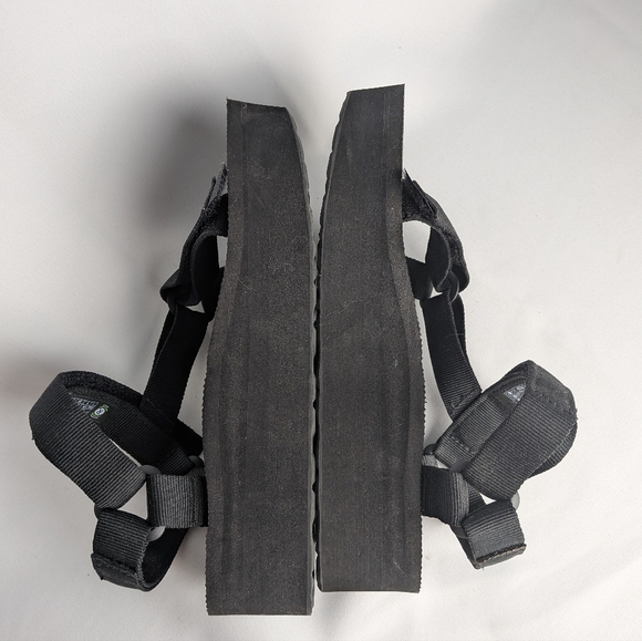 TEVA Platform Straps Sandals Size 7 Black Color All Straps Are Adjustable - Picture 7 of 8